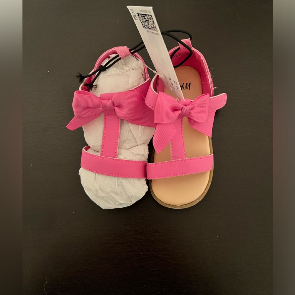 Toddler Girl H&M Pink Sandals with Bow Size 6T NWT